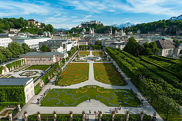  Mirabellgarten in Salzburg im Frühling mit Blick auf die Festung Hohensalzburg, ©Tourismus Salzburg, Foto: Breitegger Günter